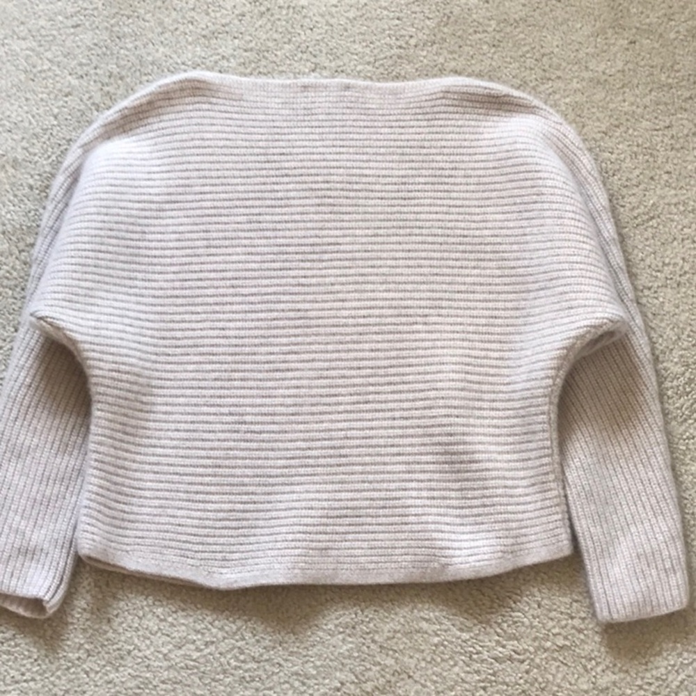 Dense Cashmere - Picture 4 of 6